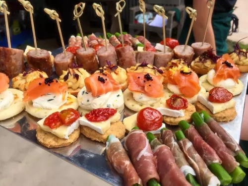 500 Gourmet Canapés